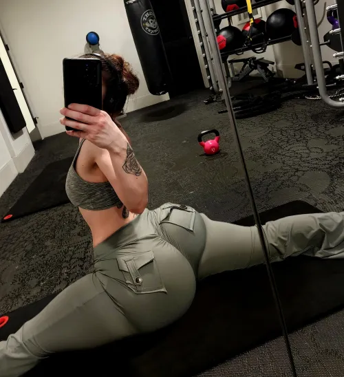 Just a flexible gym girl (OC)