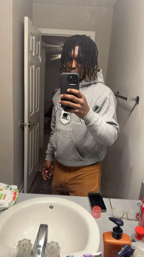 Just here to see where it goes 👀.. fwb?