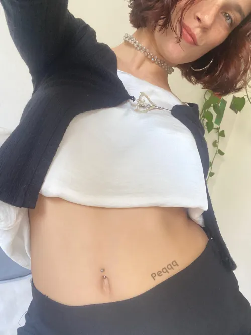 My almond bellybutton for u to enjoy