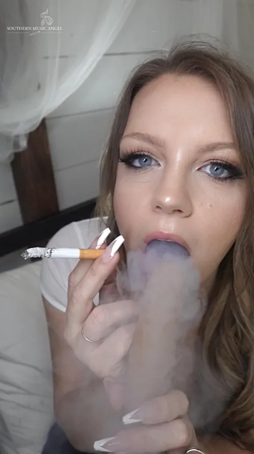 Always eye contact 😜