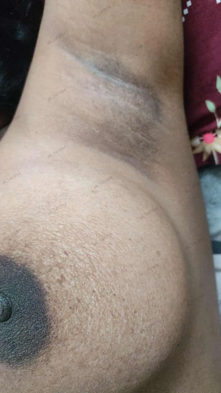 Boobs ready to be sucked, armpit ready to be licked 😉