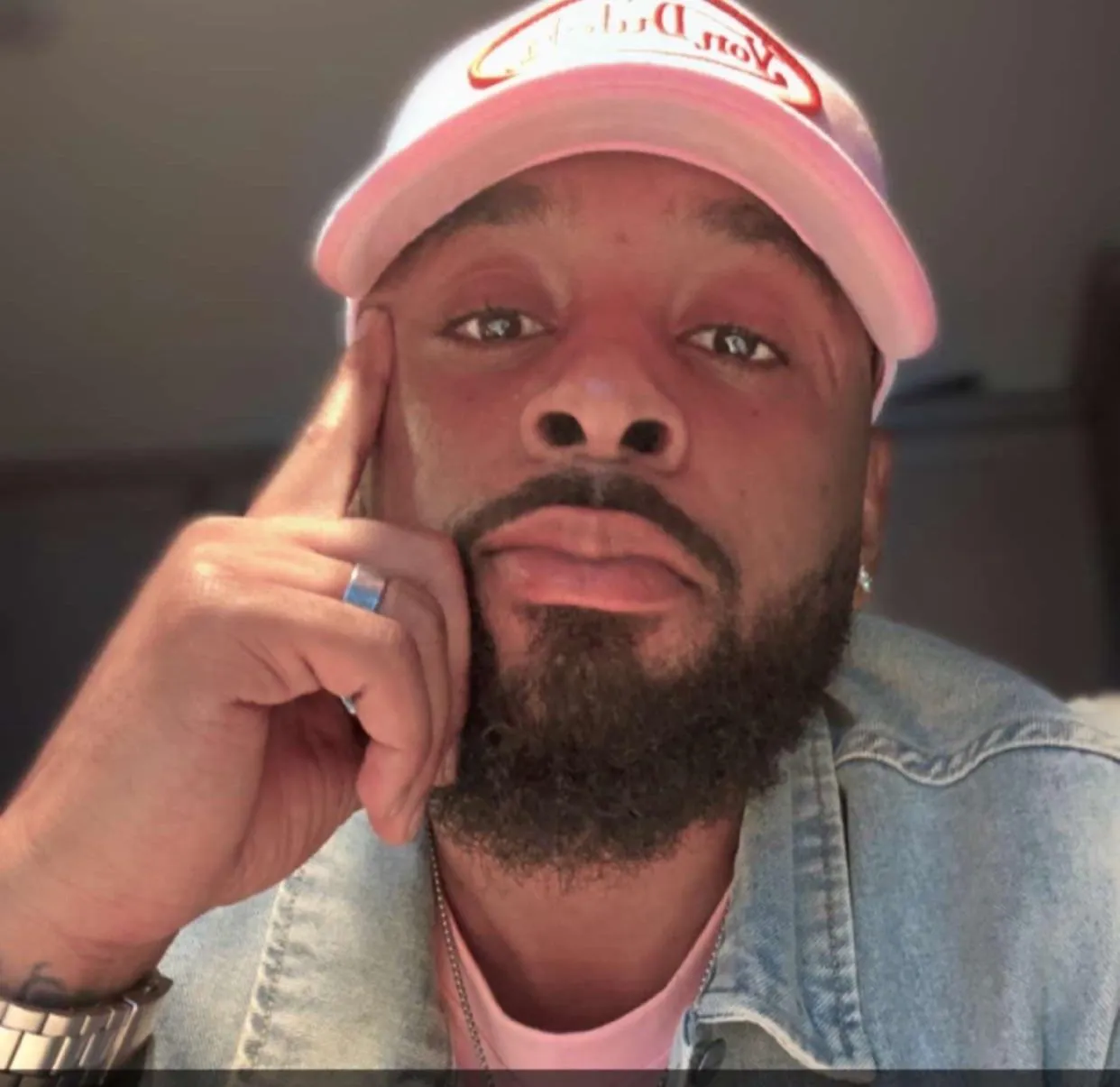 🍃 can anyone help me find the goofy grass? I’m in Boussu.                   Quelqu'un peut-il m'aider à trouver l'herbe à gogo ? Je suis à Boussu.