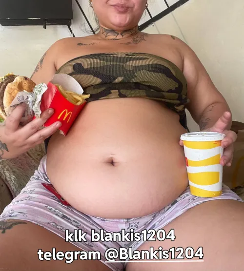 I am a little pig who wants to be bigger