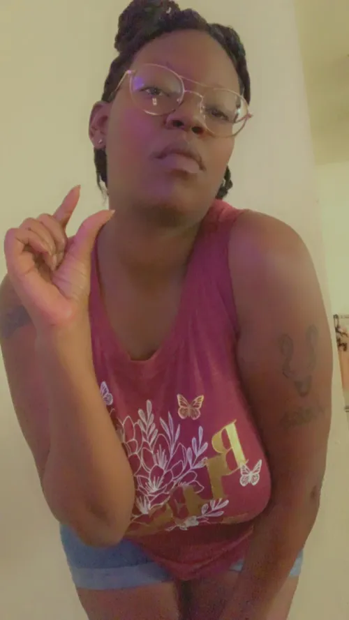 I love making men feel so tiny 🤏🏾. Start your day by funding mines.