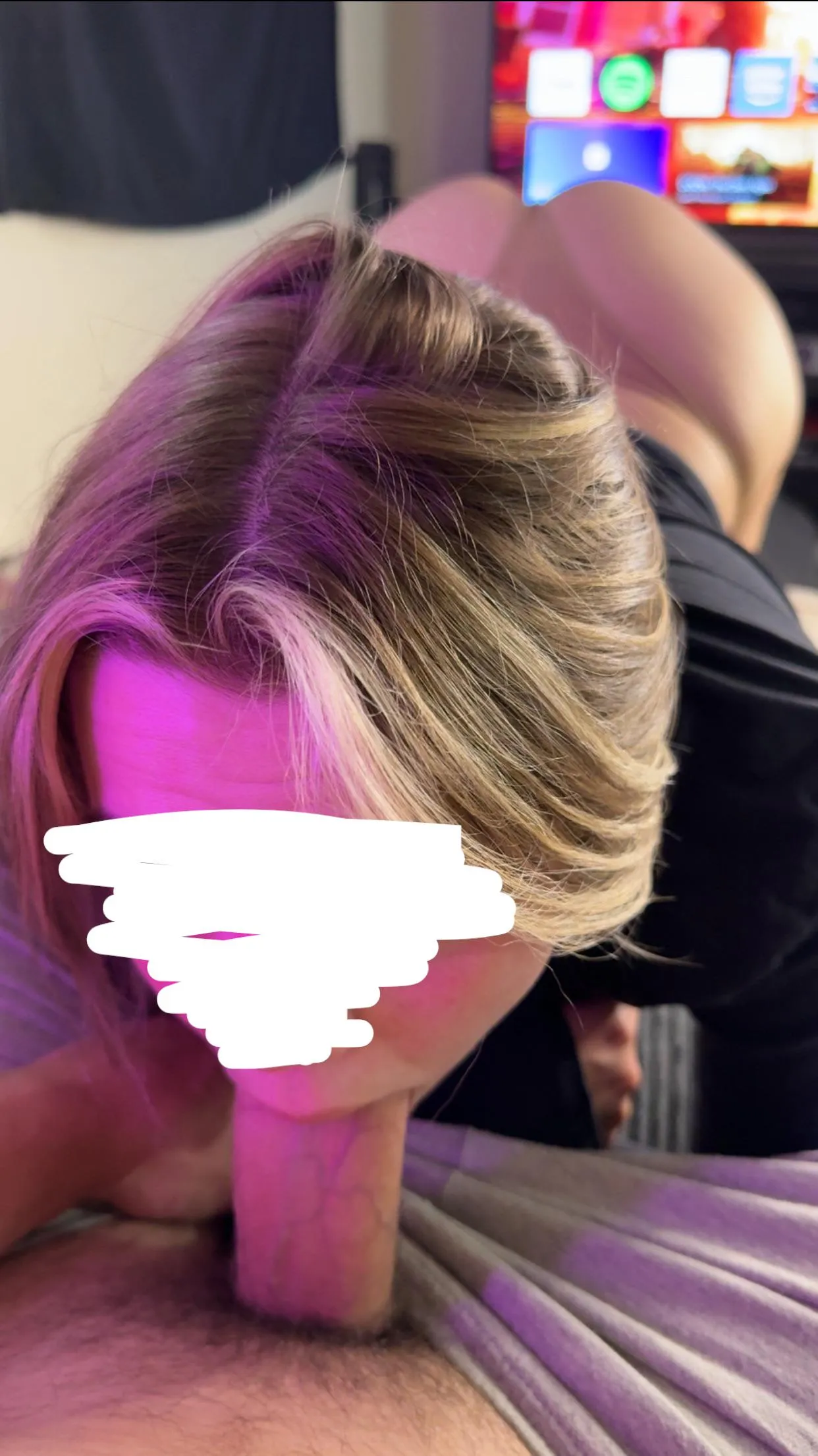 I wanna pleasure you…cum see the look in my eyes😚