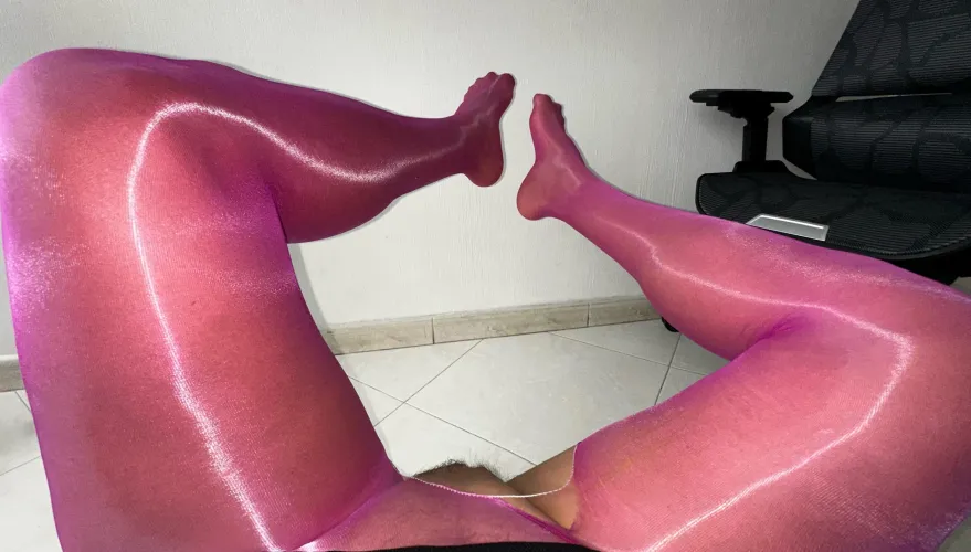 Nylon arches and thighs