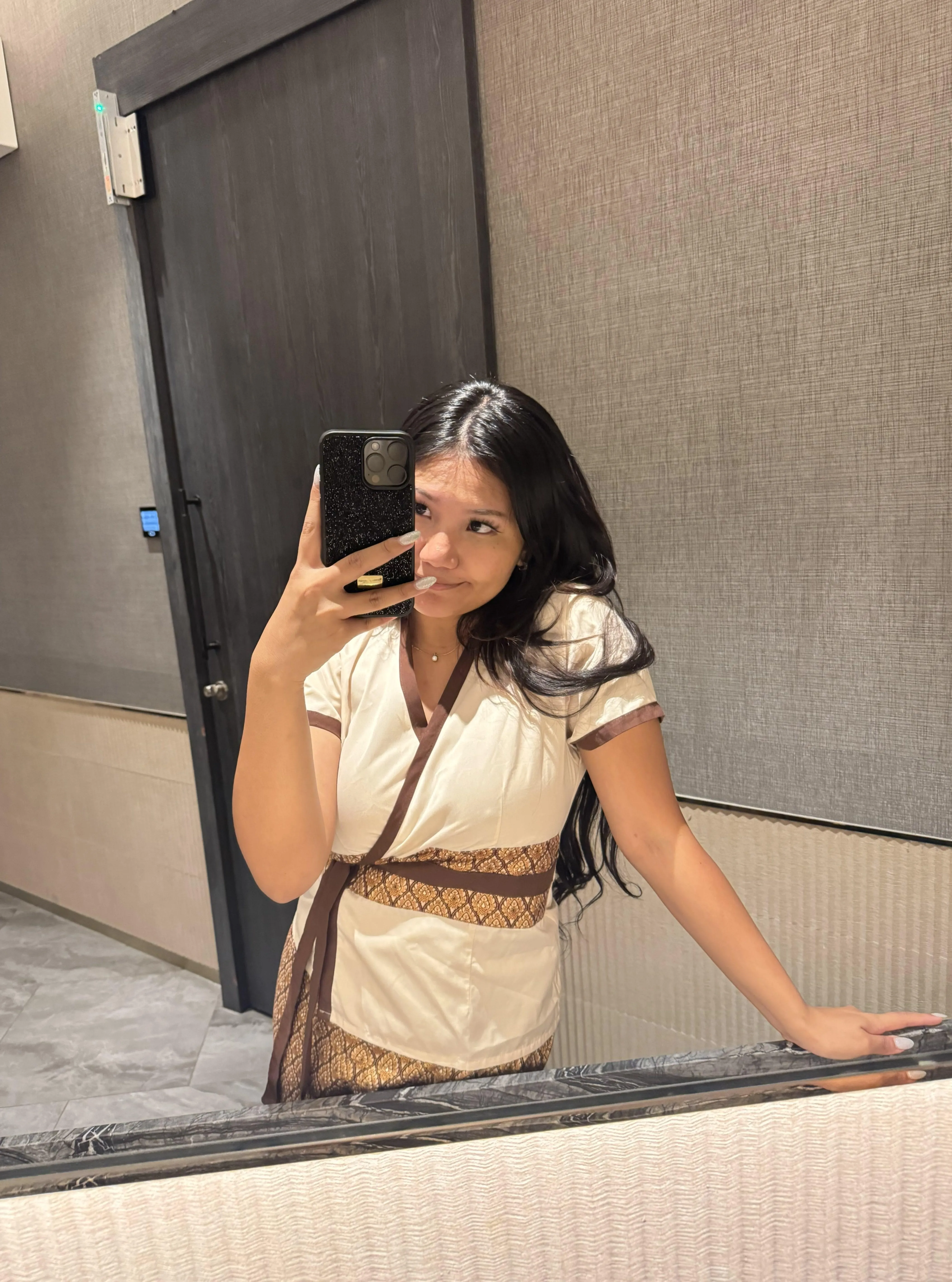 Would you fuck a Thai masseuse in massage room?