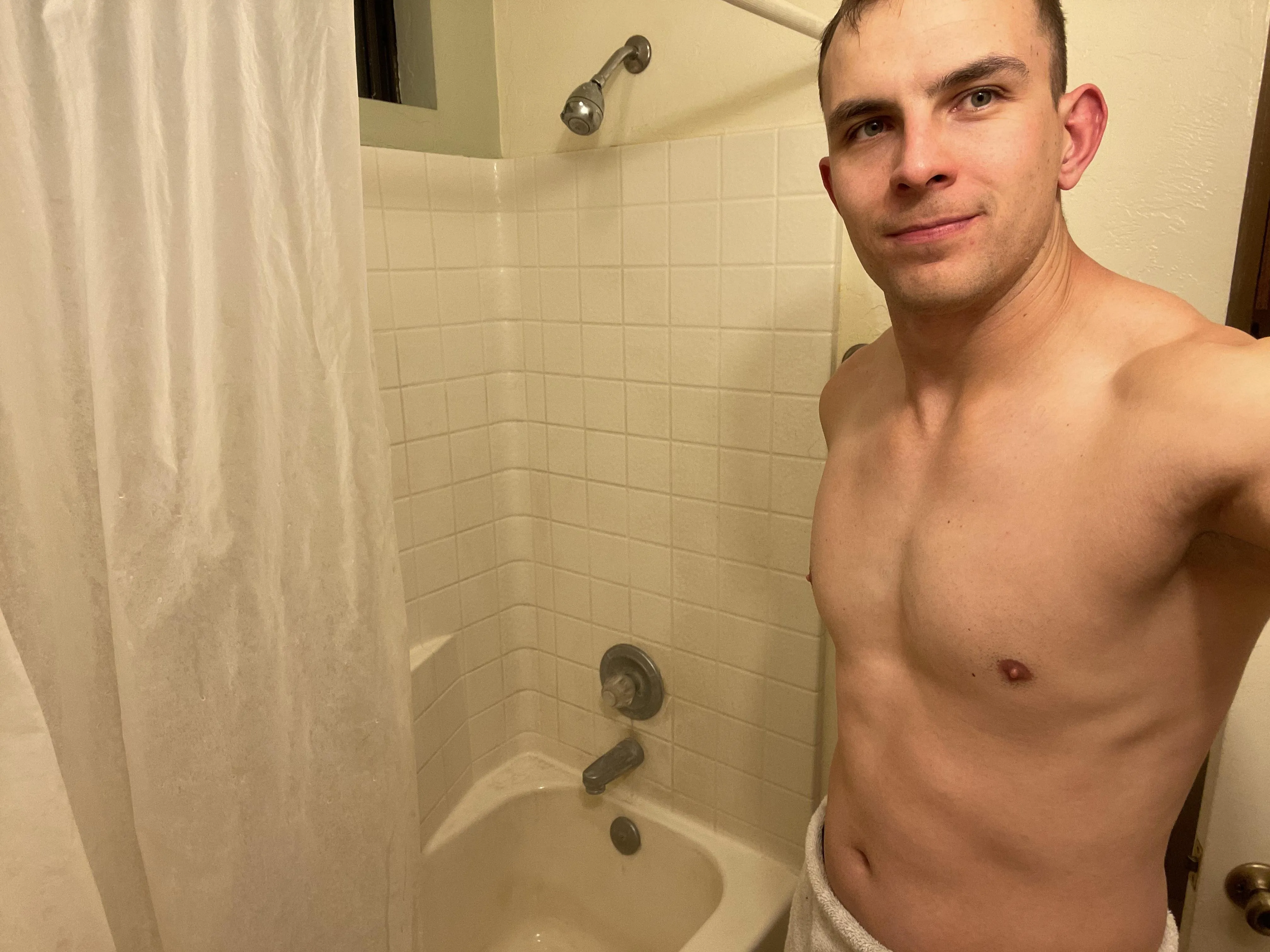 34 m in Tyler seeking couples for threesomes, cuck holding and hot wives.