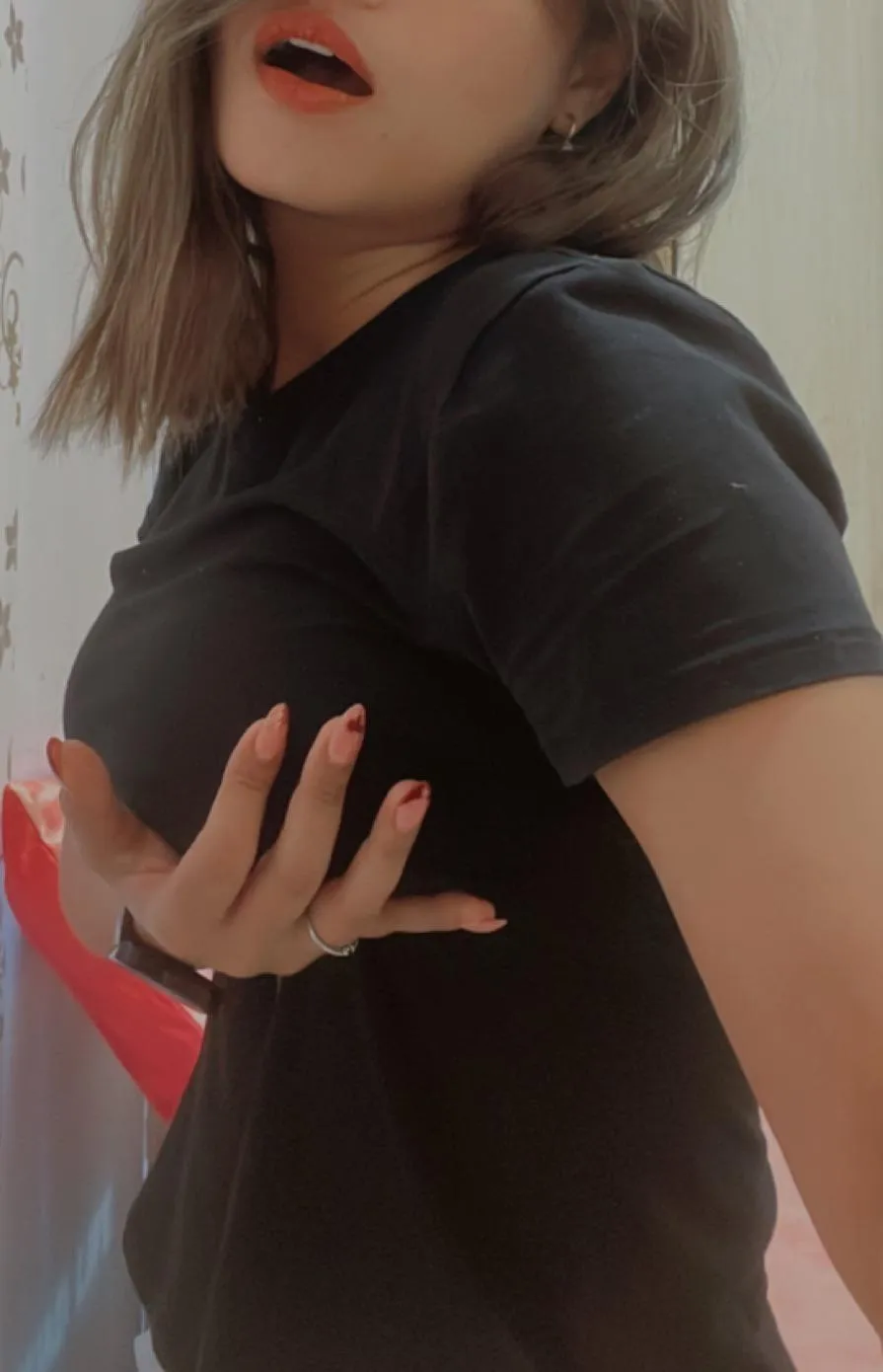 Good morning 💋need a real squeeze in the morning first thing