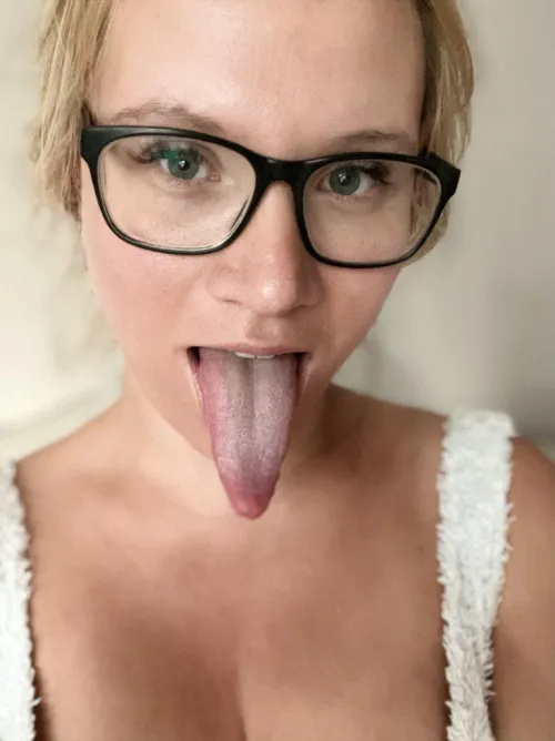 Handsome will you fill my mouth with more of your sperm 👅🤤