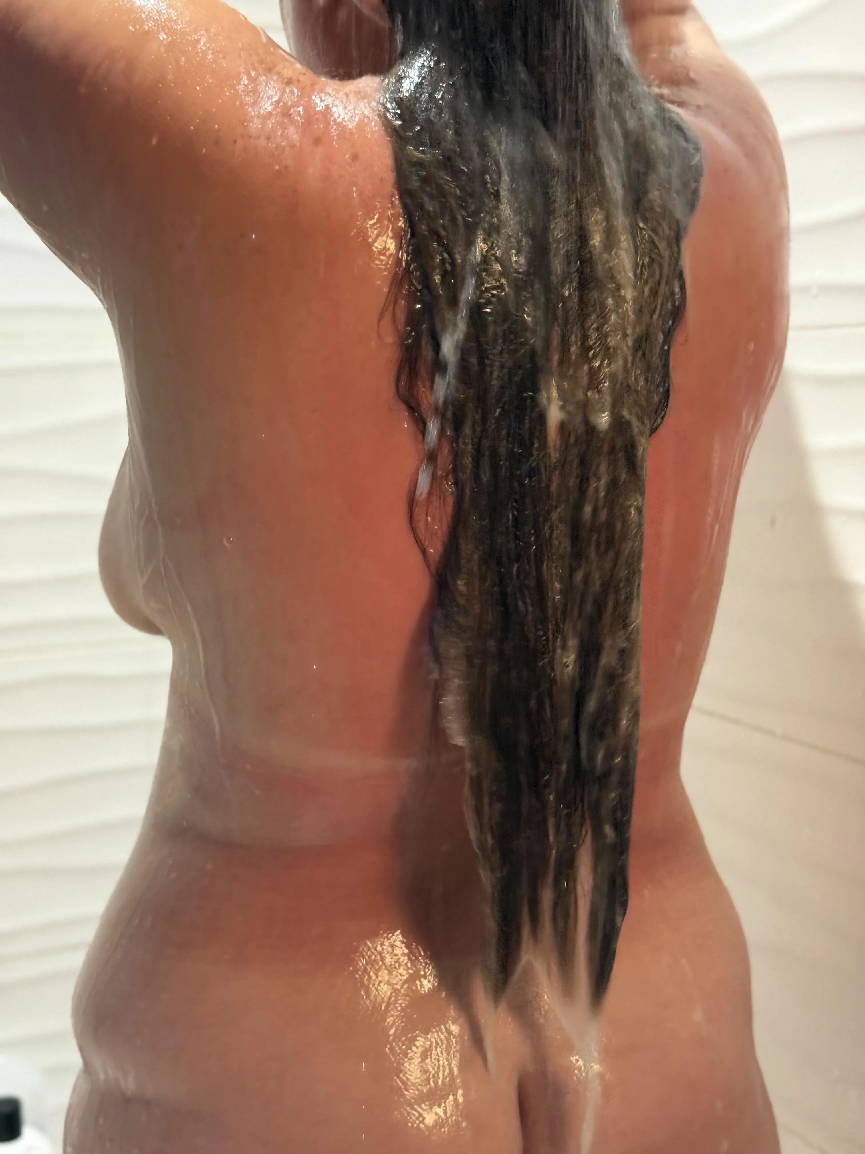 How about a back side view of some hip dips?