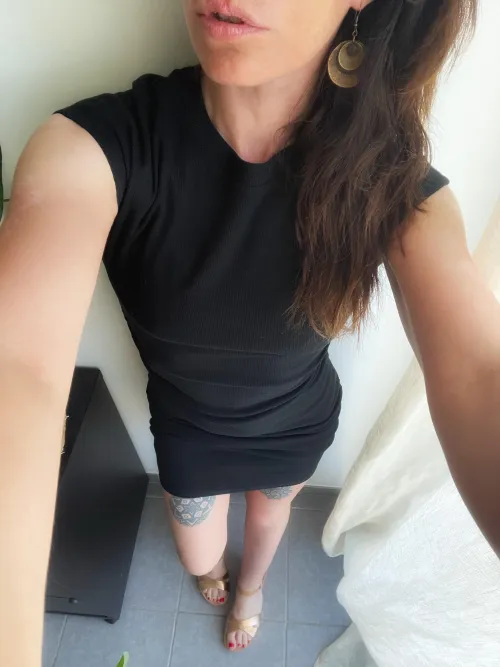 Il fait beauuuuu 😎☀️ il est temps de ressortir les robes et les chaussures ouvertes 👡👗