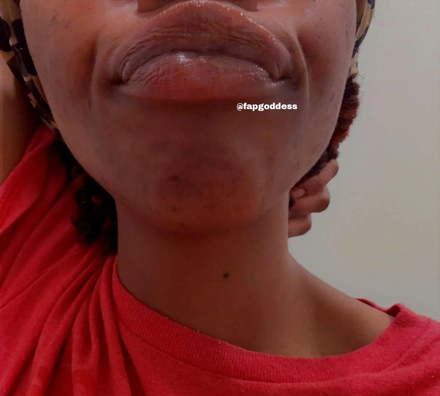 👄🤔 it seems that y'all like my lips. Followers going up 👀