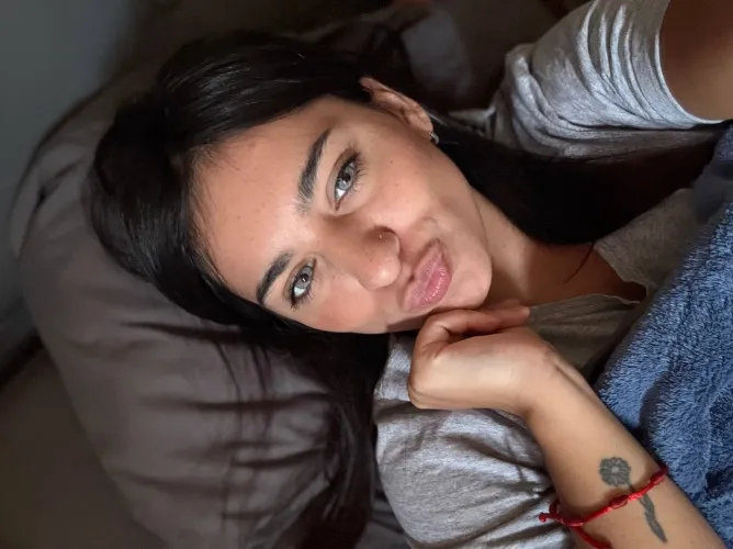 My lips steal the show in this seductive mirror selfie tonight.