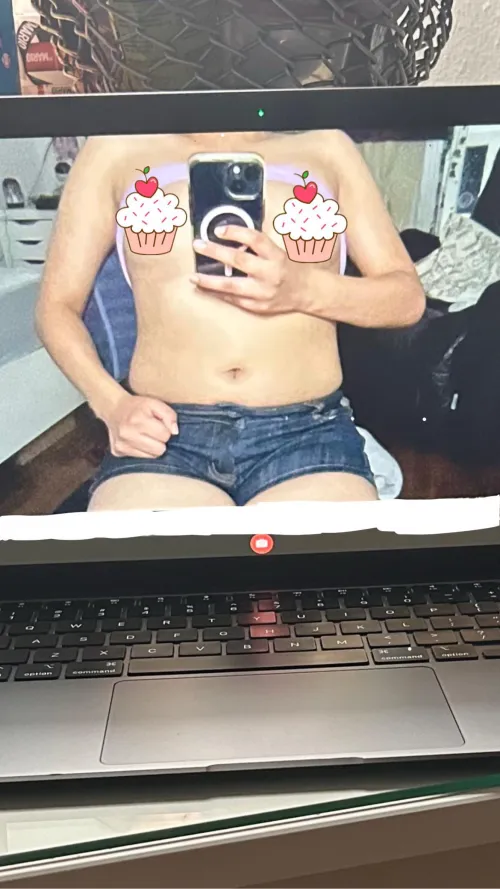 oops I was taking pics on my laptop