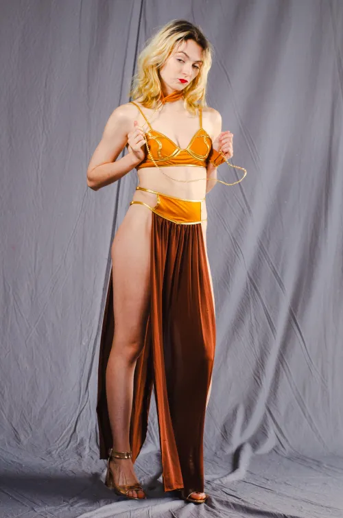 Princess Leia (Lily Black) - No underwear in Space 😮