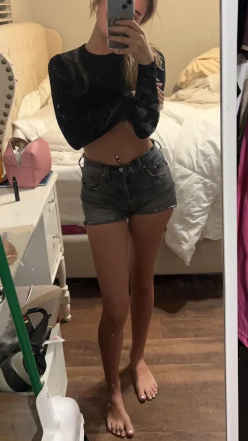 what do you think of my legs? rate from 1-10 please