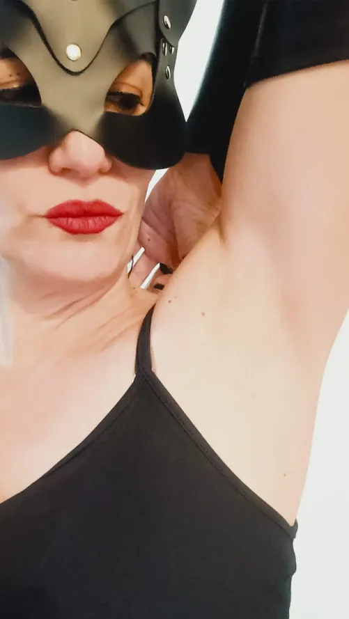 Do my pits make you twitch, pervert? Good.