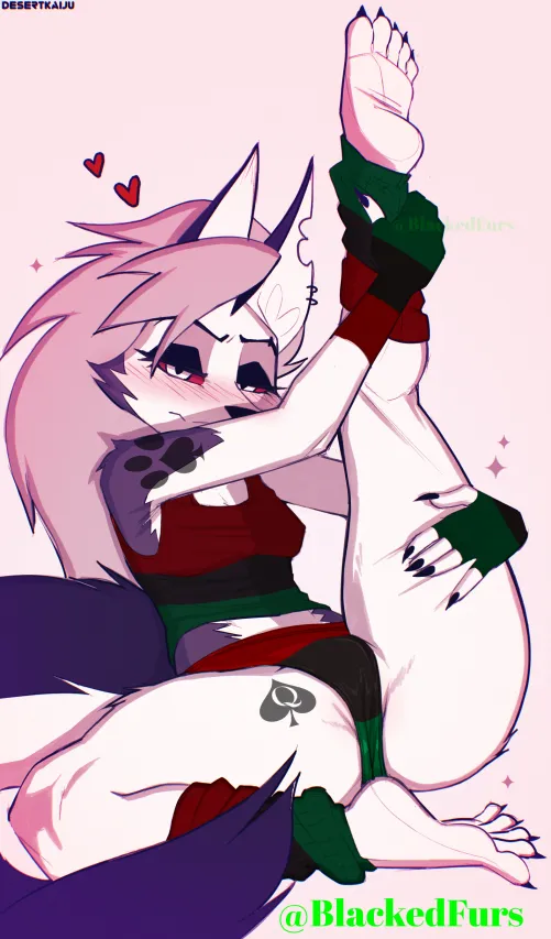 Loona decided to show herself off when taking pictures for the dating site. She made sure that any Whiteboy would know to swipe left on her~