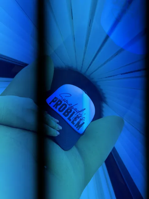 Somebody’s problem. Would you let me be yours? 💋