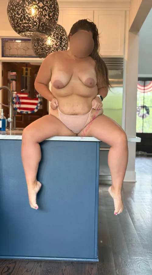 Thick Thursday’s here—who doesn’t love a little extra to hold onto?