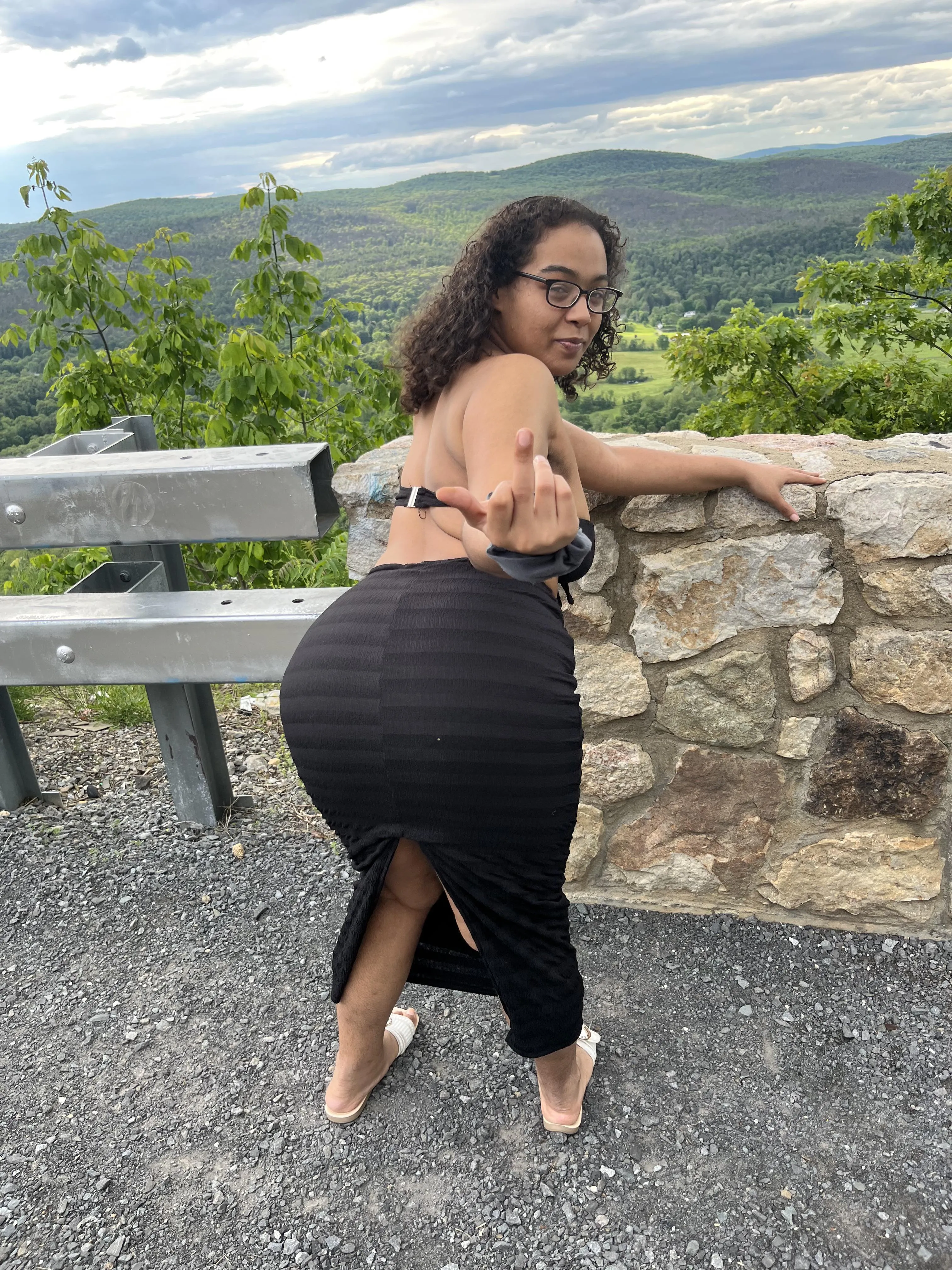 does me flipping you off turn you on? how pathetic.