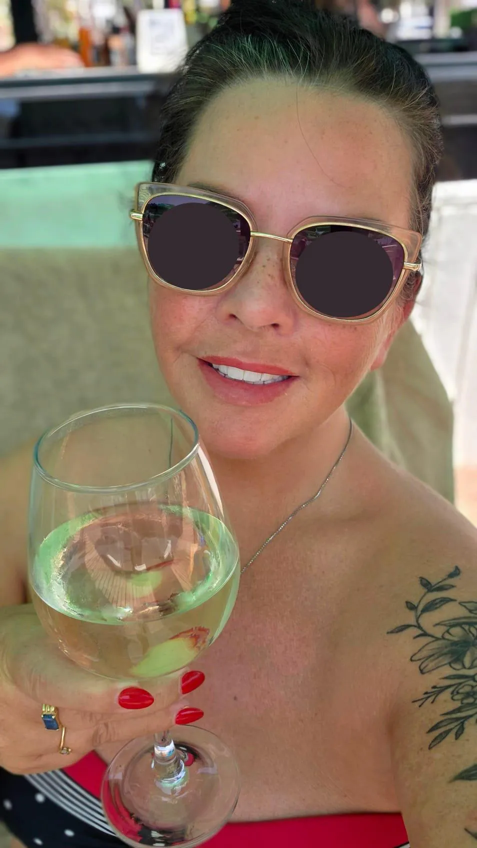 Omdat bij jullie nog geen wijntijd is