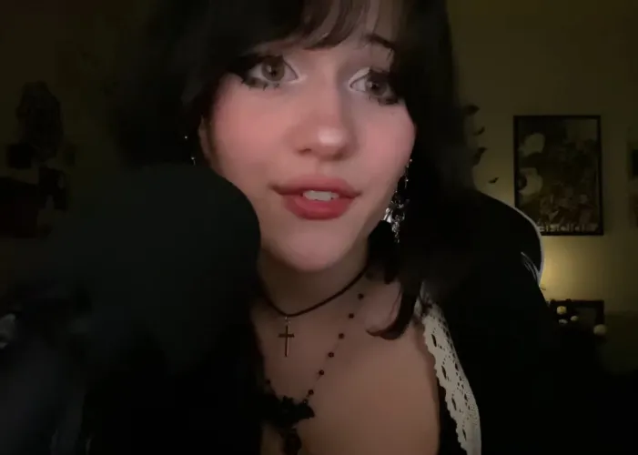Alyasmr ⭐️⭐️⭐️⭐️⭐️ An Incredibly great Positive ASMR. Now apparently she doesn't do any more vids but Wow! She was very good. Its an ASMR about you having a not so great day and she just gives you some positive energy and words and r