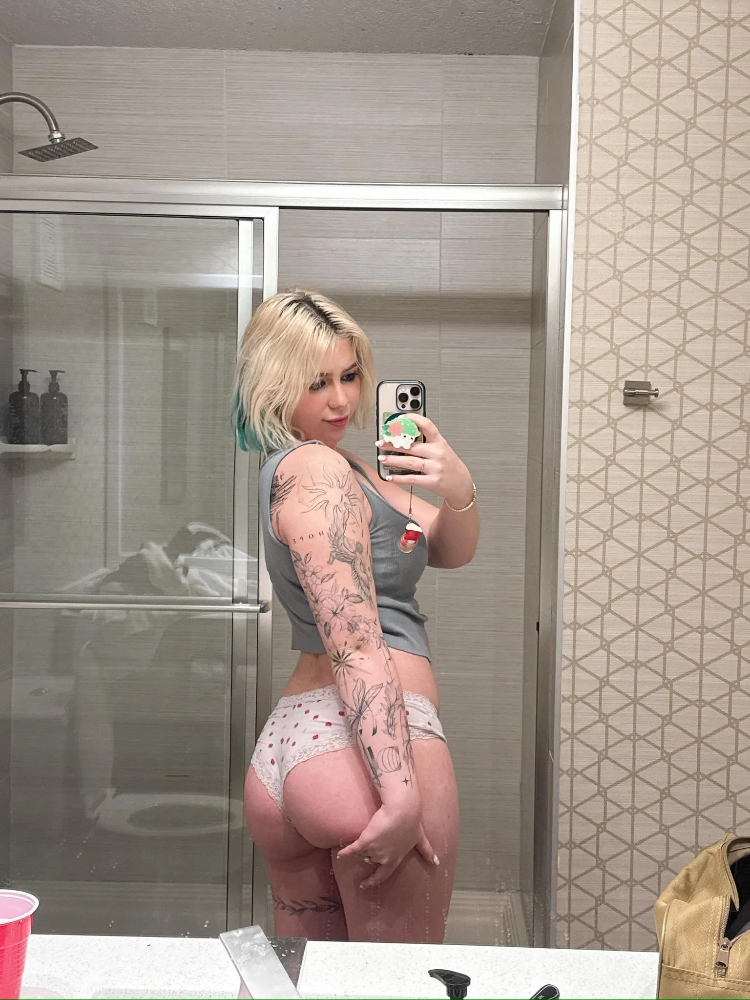 Bet you can’t watch it jiggle without grabbing ur c*ck