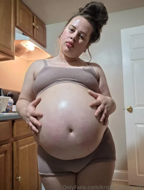 Goon over this plump curvy body