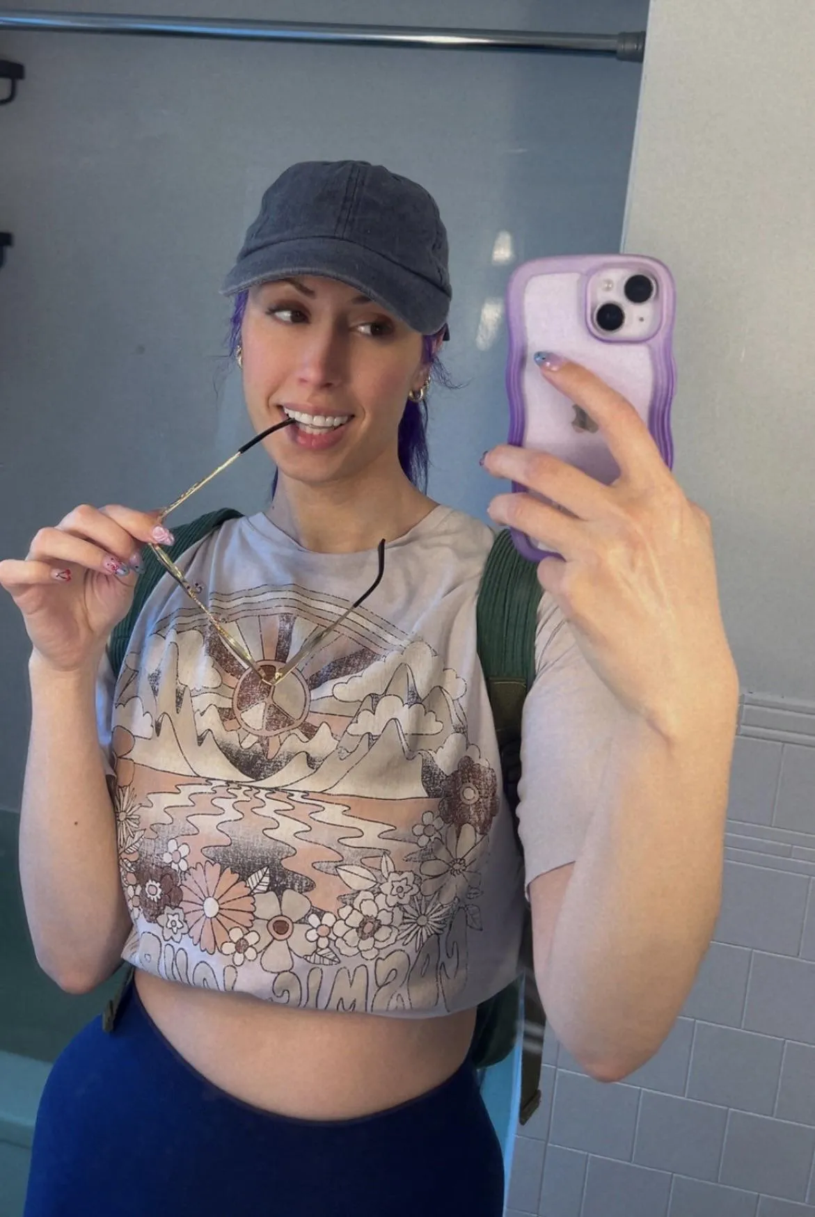 Mommy wants that wallet levitating simps 💋