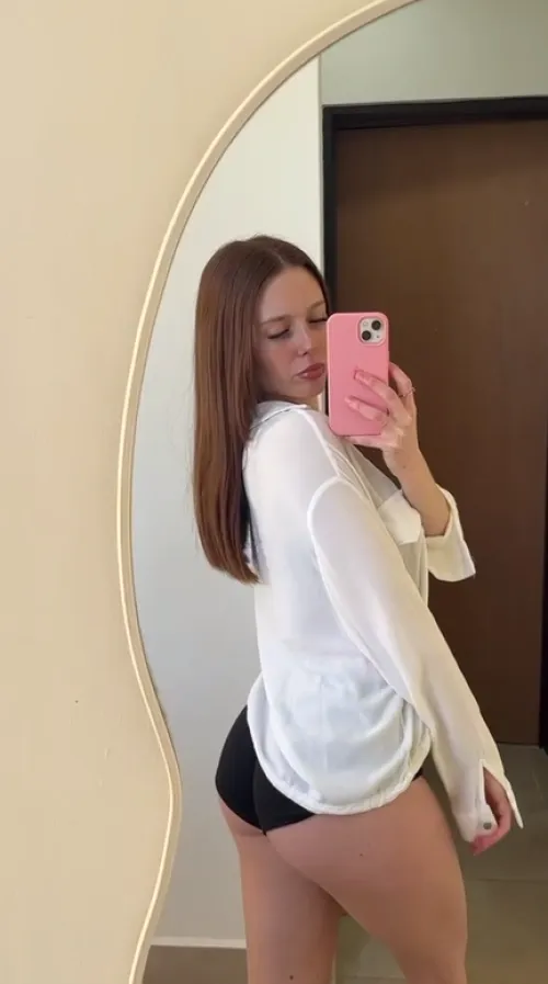 Regarde-moi dans les yeux pendant que je te chevauche