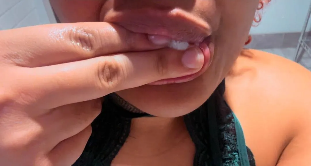 Spit paining you up close😉