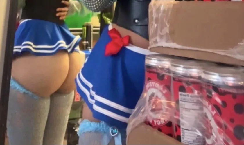 🎀sunday 5am-11am at 11603 Pacific Ave Tacoma,98444👙 Don’t forget the low naughty specials ☕️don’t miss birthday week suits ✨