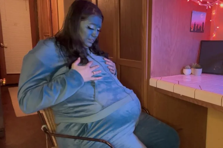 Uh oh! Babe, what’s happening to me?! 😰🫐✨😏