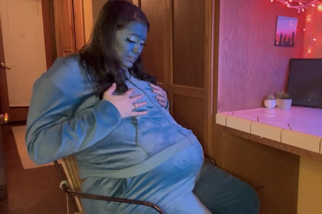 Uh oh! Babe, what’s happening to me?! 😰🫐✨😏