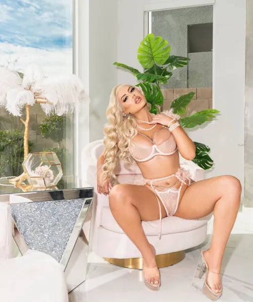 You come home to me all dressed up like this, wyd ?