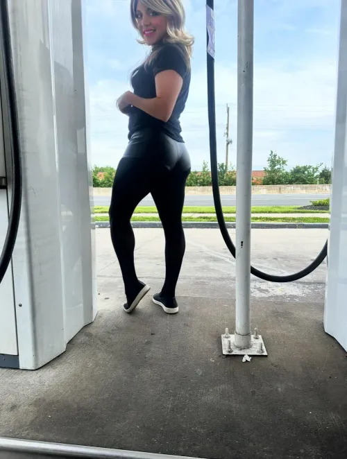 I love being called gay now 🌈🍒💅🏻💗