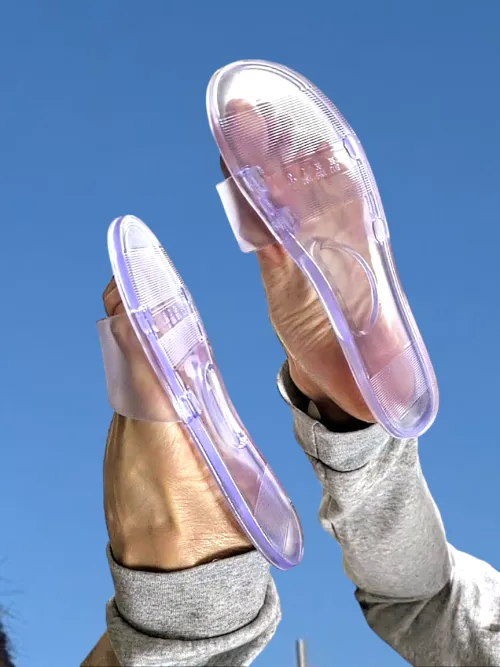 I love her flats clear transparent sandals, do u like them too? Dm open