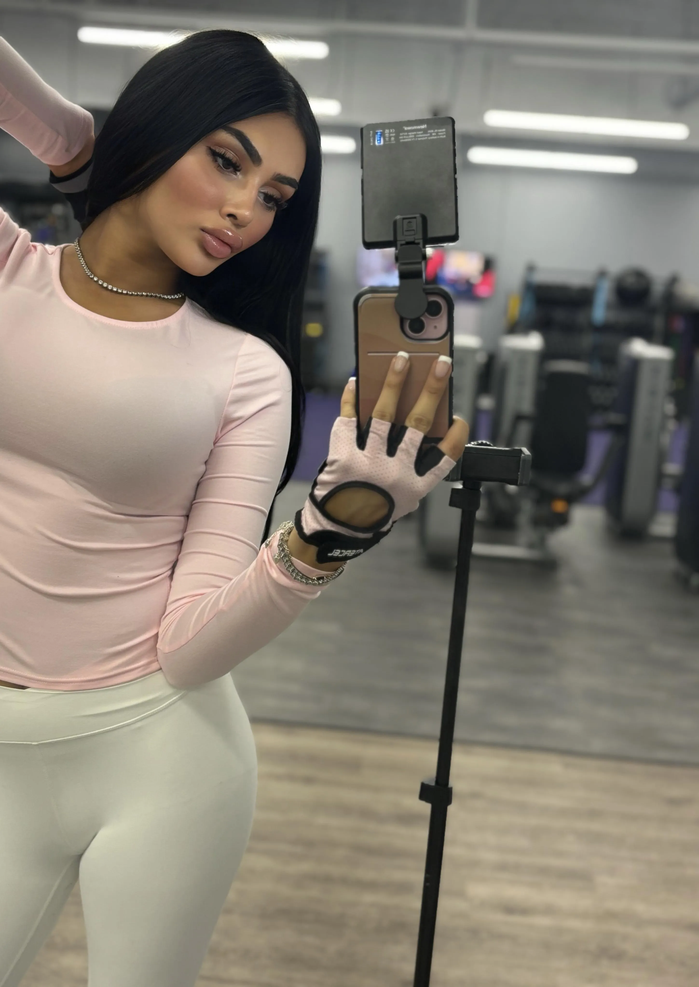 Waiting for smash hard😘