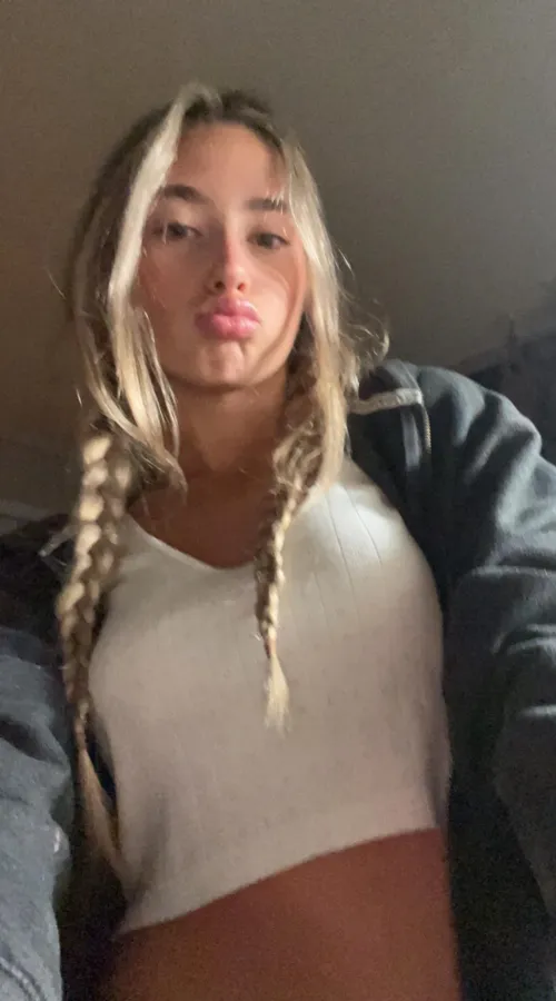 19F. Time to spoil me!! Which one of you losers is going to submit?đ¤