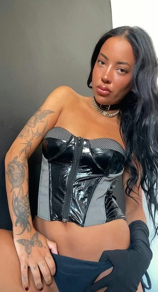 20F Idaho are we doing dinner or is this a bedtime invitation?