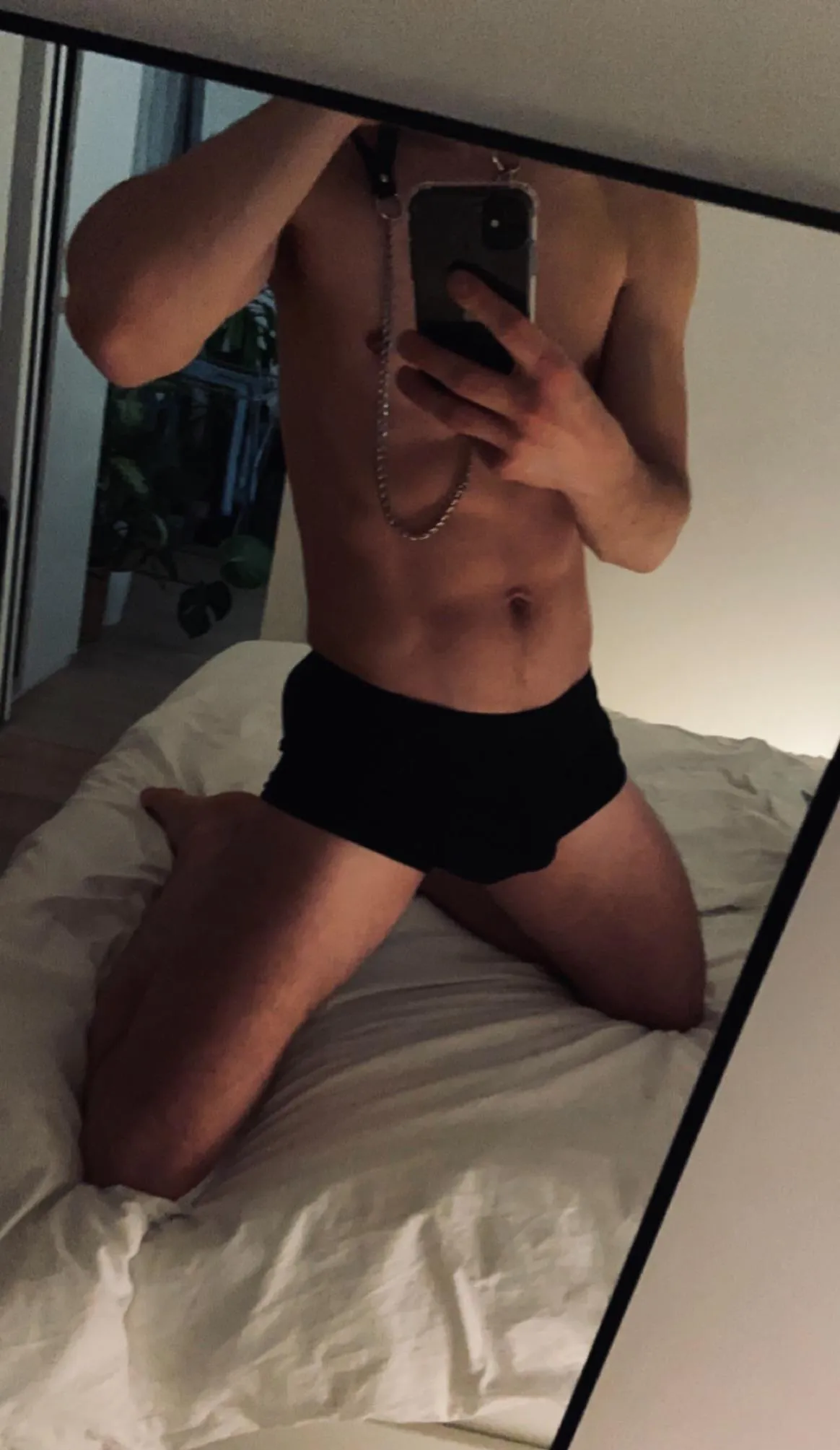 31 m hung whiteboi slut craving to serve a hung alpha black man