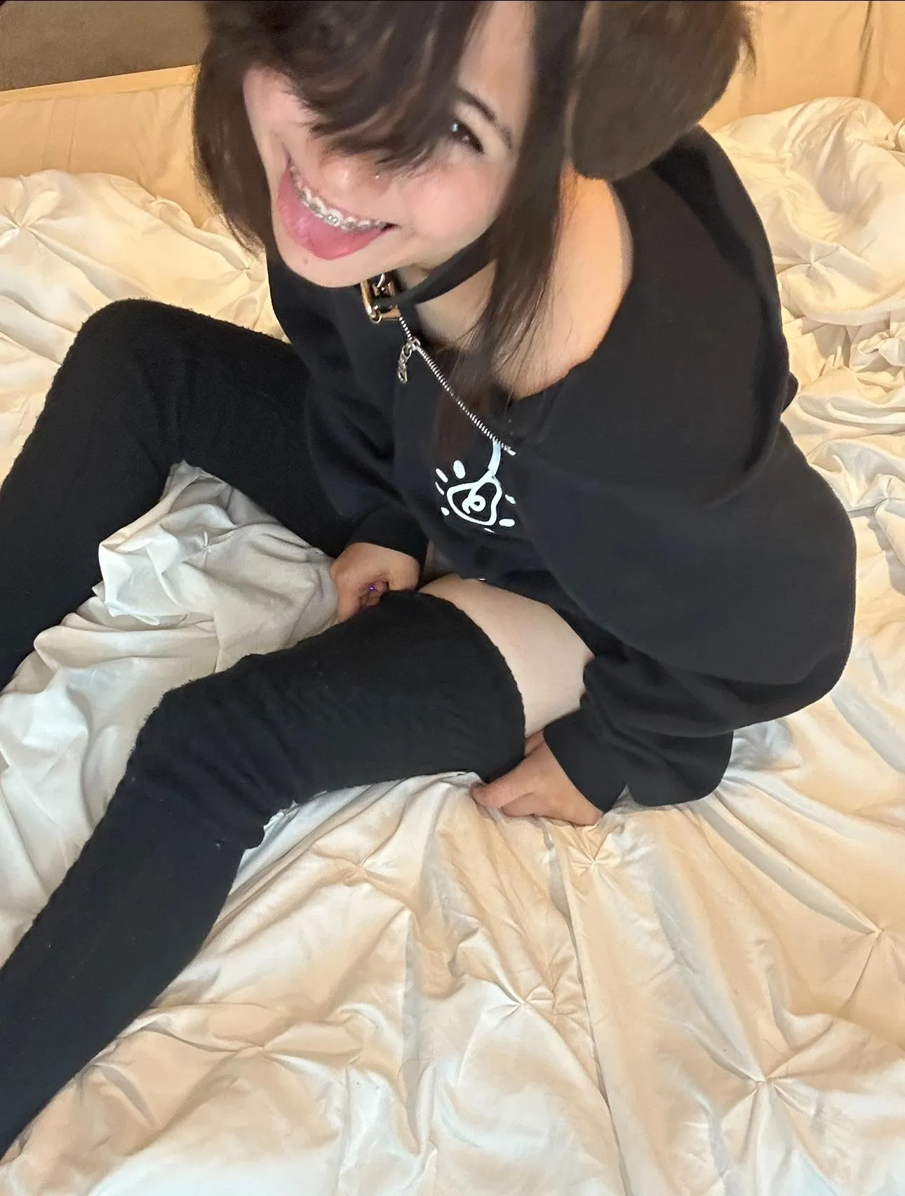 are ya into dog girls? >:D