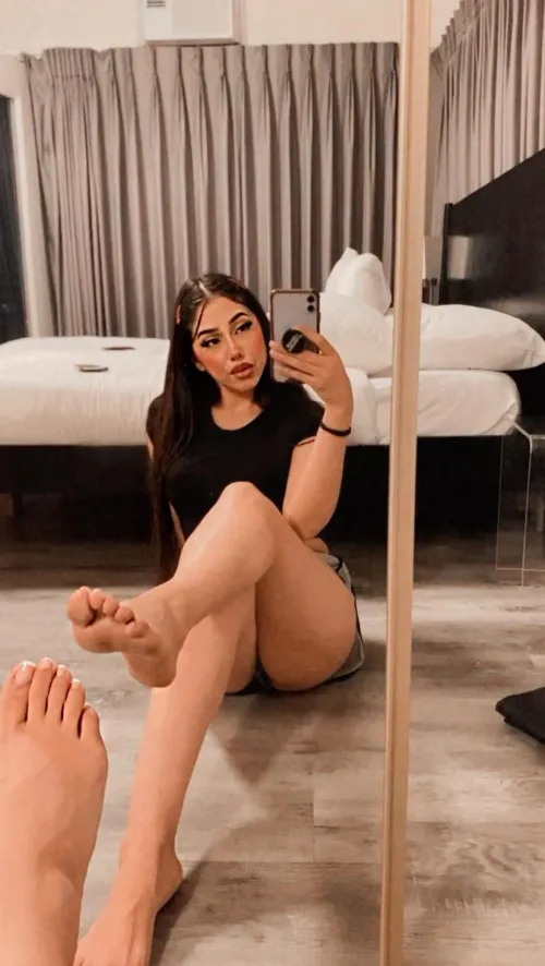 But you’re not into feet right ? Yea, uh huh anyways …🫰🏼✨