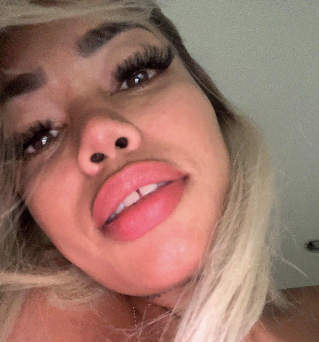 deepthr0at until I cry? baby that’s foreplay 😇 u down or nah on my FreeOF?