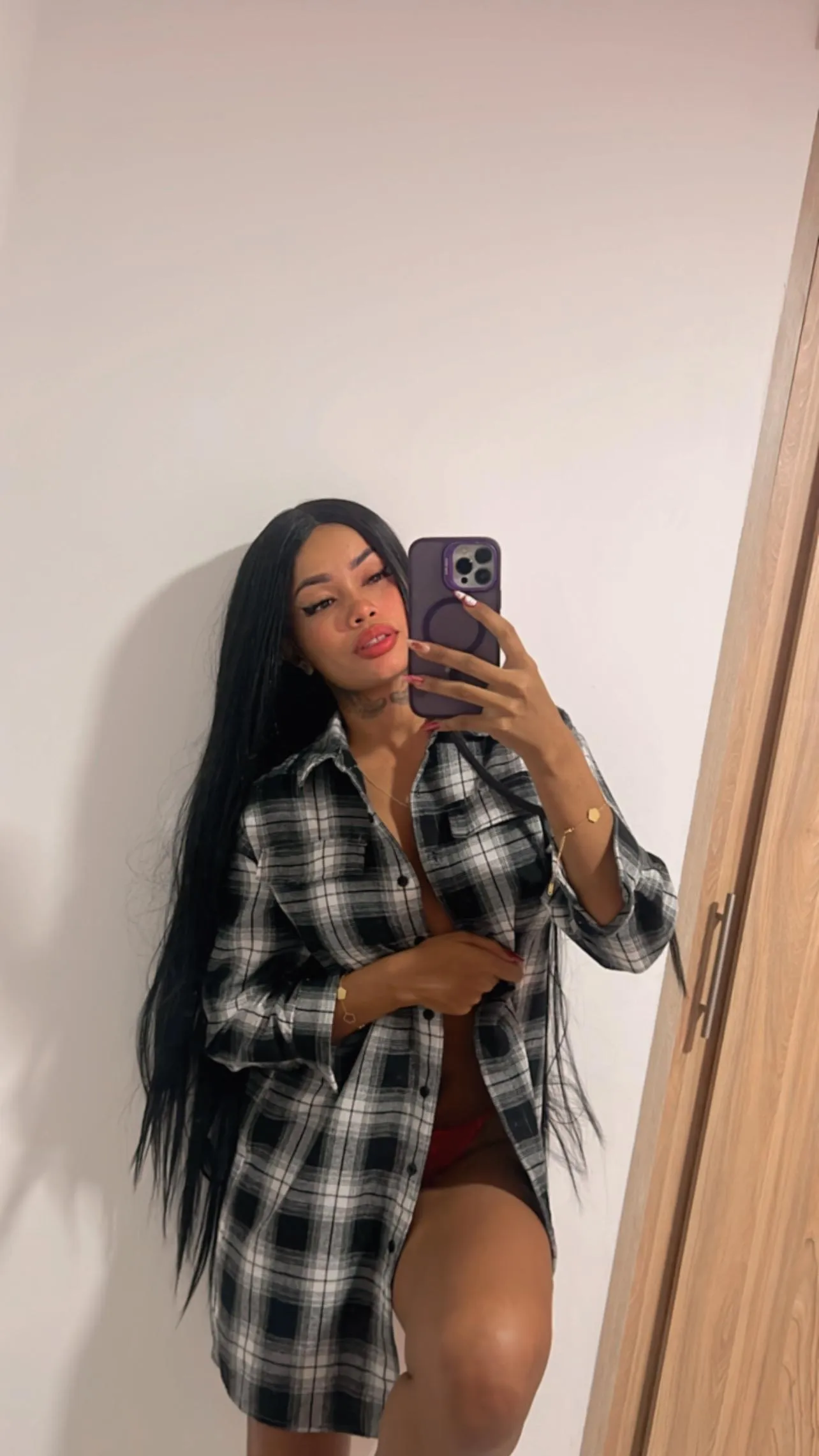 groped myself while daydreaming about ur tongue 😈🖐️ 🖤 drop 0F