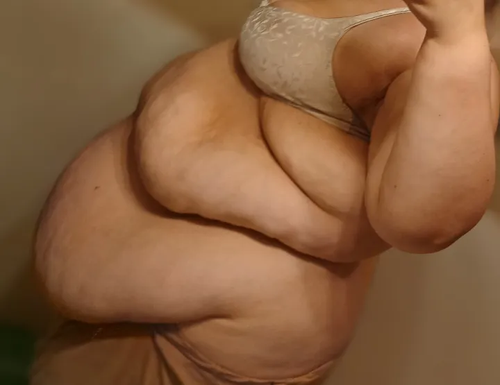 I need help making my belly sag to my knees!!