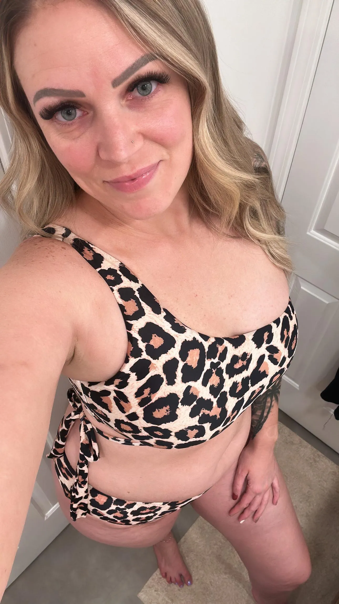 If I asked you to fuck me.. would you say yes or no?🥵