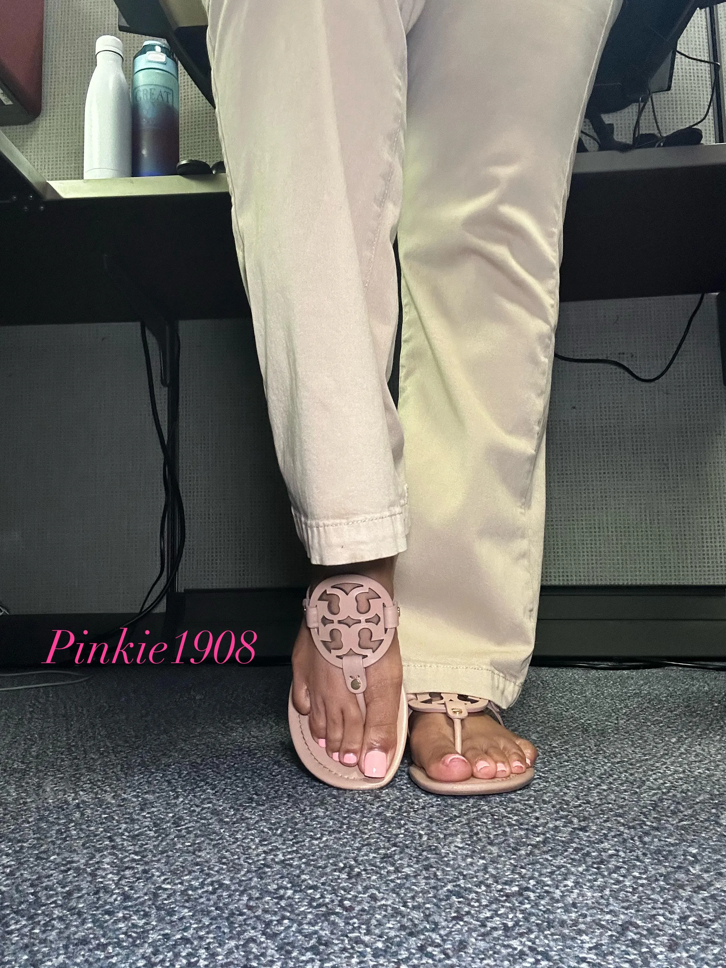 Office feet 🩷